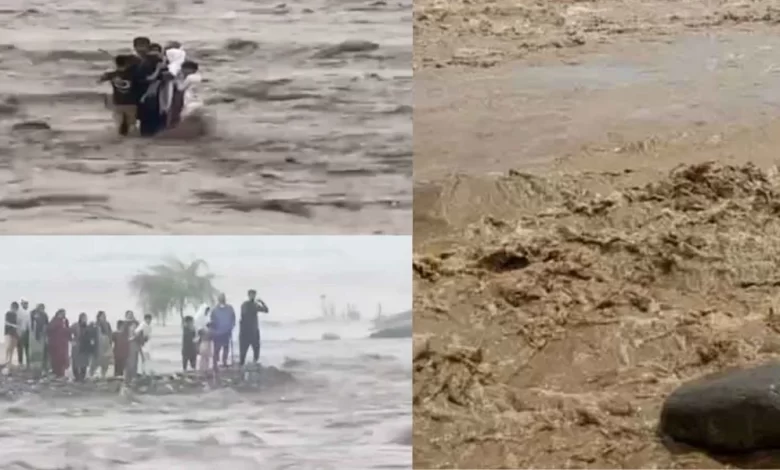 Tourist, Flood, Rescue